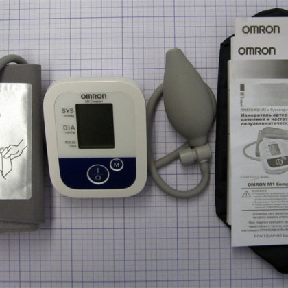 Фото товара Тонометр OMRON M1 Compact