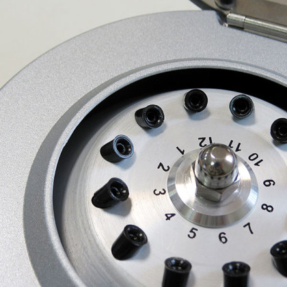 Центрифуга гематокритная лабораторная Elmi СМ-70 Фото товара Центрифуга гематокритная лабораторная Elmi СМ-70