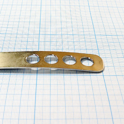 Шпатель для языка двухсторонний с круглыми отверстиями ОР-7-301 Фото товара Шпатель для языка двухсторонний с круглыми отверстиями ОР-7-301