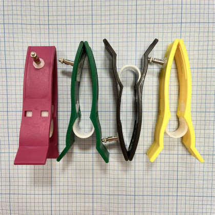 Фото товара Электрод конечностный взрослый с винтом и зажимом (прищепки цветные - 4 шт.упаковка) РФ