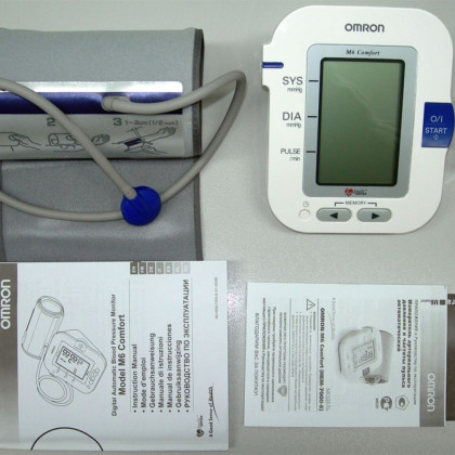 Тонометр OMRON M6 Comfort Фото товара Тонометр OMRON M6 Comfort