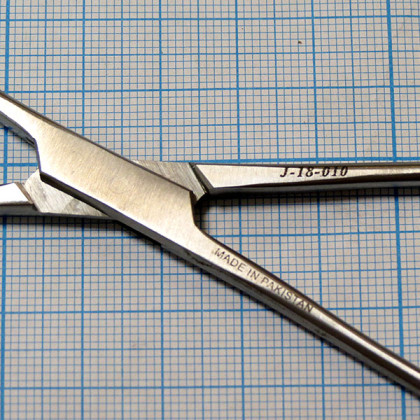 Зажим (Цапка) для операционного белья J-18-010 Фото товара Зажим (Цапка) для операционного белья J-18-010