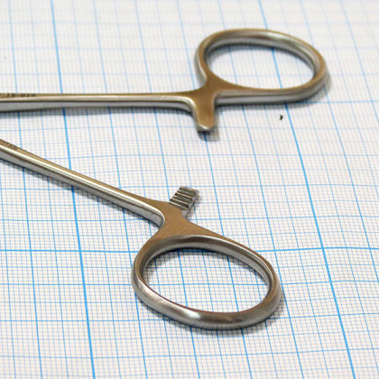 Зажим (Цапка) для операционного белья J-18-010 Фото товара Зажим (Цапка) для операционного белья J-18-010