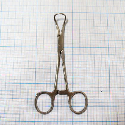 Зажим (Цапка) для операционного белья J-18-010 Фото товара Зажим (Цапка) для операционного белья J-18-010