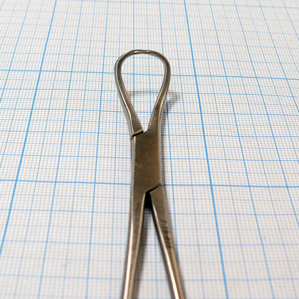 Зажим (Цапка) для операционного белья J-18-010 Фото товара Зажим (Цапка) для операционного белья J-18-010