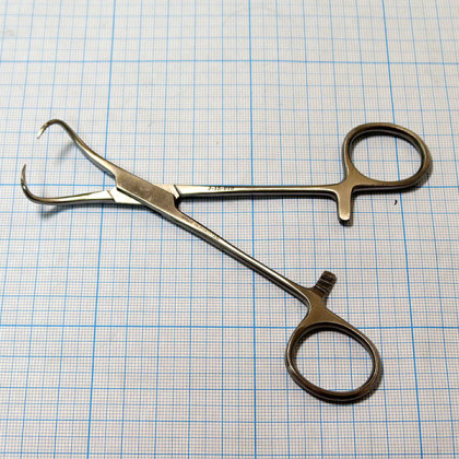 Зажим (Цапка) для операционного белья J-18-010 Фото товара Зажим (Цапка) для операционного белья J-18-010