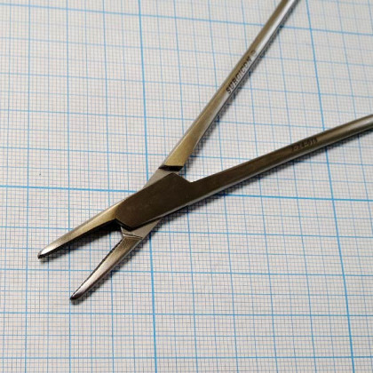 Фото товара Иглодержатель общехирургический, 160мм J-24-018 (Surgicon)