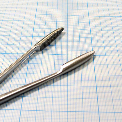 Корнцанг прямой J-18-046 (Surgicon) Фото товара Корнцанг прямой J-18-046 (Surgicon)