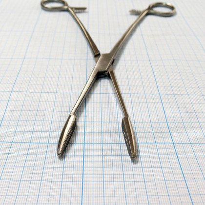 Корнцанг прямой J-18-046 (Surgicon) Фото товара Корнцанг прямой J-18-046 (Surgicon)