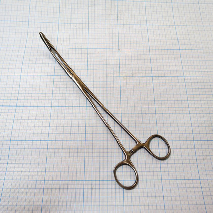 Фото товара Корнцанг изогнутый J-18-048 (Surgicon)