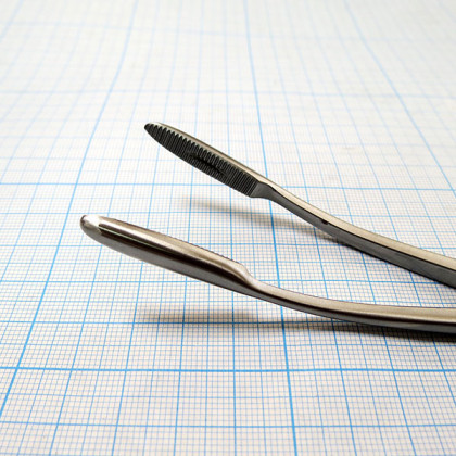 Фото товара Корнцанг изогнутый J-18-048 (Surgicon)