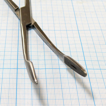 Фото товара Корнцанг изогнутый J-18-048 (Surgicon)