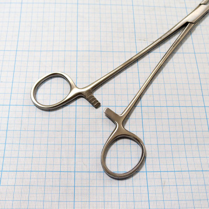 Фото товара Корнцанг изогнутый J-18-048 (Surgicon)