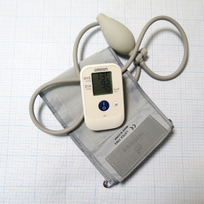 Тонометр Omron S1 полуавтомат Фото товара Тонометр Omron S1 полуавтомат