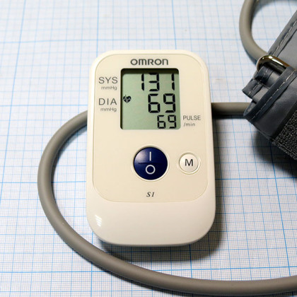 Тонометр Omron S1 полуавтомат Фото товара Тонометр Omron S1 полуавтомат