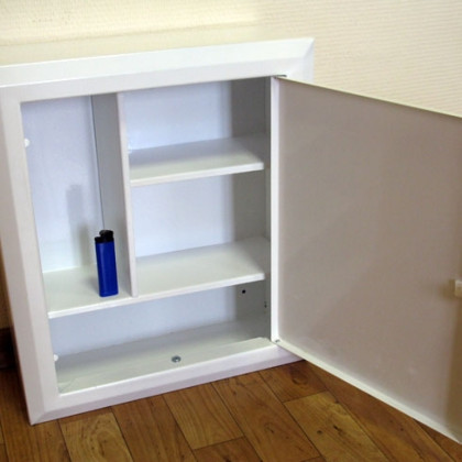 Аптечка 2 металлическая настенная (330х280х140) Фото товара Аптечка 2 металлическая настенная (330х280х140)