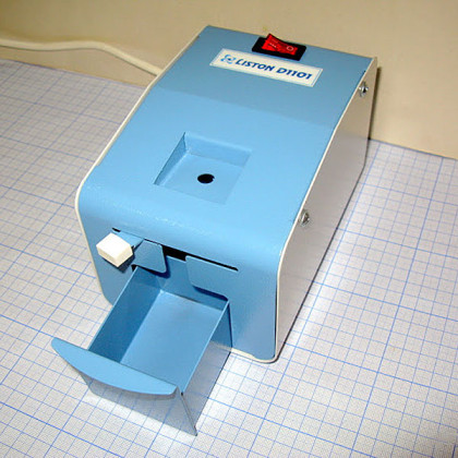 Деструктор игл и шприцев Liston D 1101 Фото товара Деструктор игл и шприцев Liston D 1101