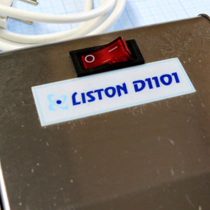 Деструктор игл и шприцев Liston D 1101 Фото товара Деструктор игл и шприцев Liston D 1101