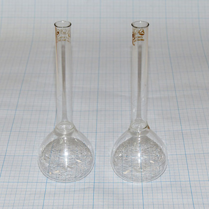 Колбы мерные с одной отметкой и цилиндрической горловиной Фото товара Колбы мерные с одной отметкой и цилиндрической горловиной