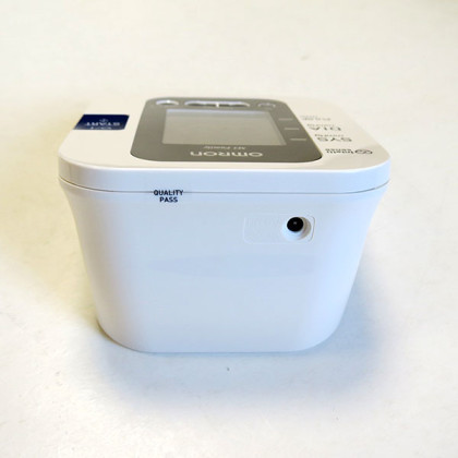 Тонометр Omron M3 Family с адаптером и универсальной манжетой Фото товара Тонометр Omron M3 Family с адаптером и универсальной манжетой