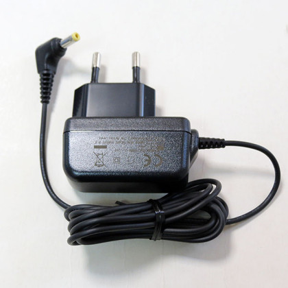 Тонометр Omron M5 с адаптером и универсальной манжетой Фото товара Тонометр Omron M5 с адаптером и универсальной манжетой