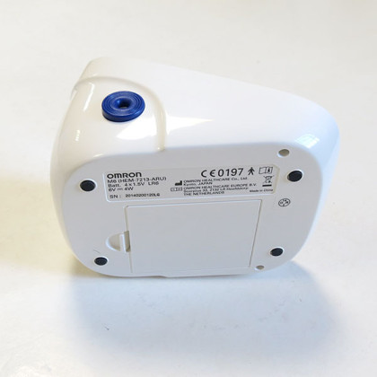 Тонометр Omron M6 с адаптером и универсальной манжетой Фото товара Тонометр Omron M6 с адаптером и универсальной манжетой