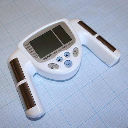 Определитель жировых отложений Omron BF-306 ручной Фото товара Определитель жировых отложений Omron BF-306 ручной