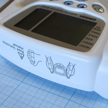 Определитель жировых отложений Omron BF-306 ручной Фото товара Определитель жировых отложений Omron BF-306 ручной