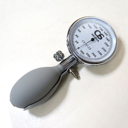 Тонометр CS Medica-110 Premium механический Фото товара Тонометр CS Medica-110 Premium механический