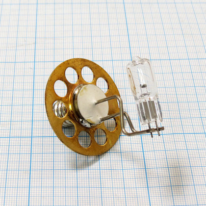 Лампа Inami 12V 50W (4,2A) P44s Фото товара Лампа Inami 12V 50W (4,2A) P44s