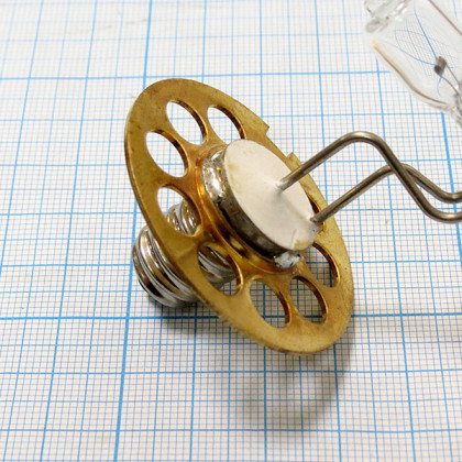 Лампа Inami 12V 50W (4,2A) P44s Фото товара Лампа Inami 12V 50W (4,2A) P44s