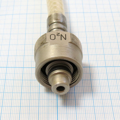 Шланг армированный для закиси азота с гайками М22х1,5мм Фото товара Шланг армированный для закиси азота с гайками М22х1,5мм