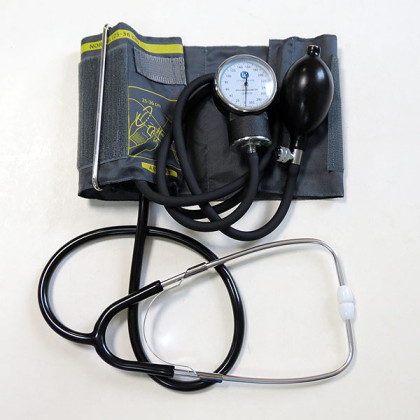 Тонометр механический LD-71A со встроенным стетоскопом Фото товара Тонометр механический LD-71A со встроенным стетоскопом