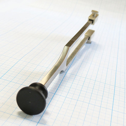 Камертон стальной с грузиками C64/C128, J-31-026 (Surgicon) Фото товара Камертон стальной с грузиками C64/C128, J-31-026 (Surgicon)