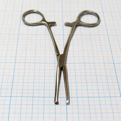 Зажим кровоостанавливающий зубчатый прямой №2 J-17-118 Фото товара Зажим кровоостанавливающий зубчатый прямой №2 J-17-118