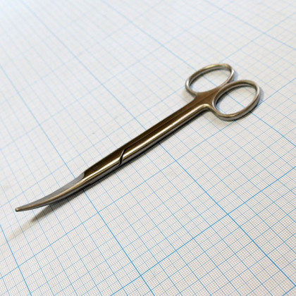 Фото товара Зажим к/о нейрохирургический изогнутый, беззубый 145 мм з-17-2п