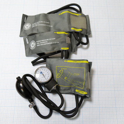 Тонометр LD-80 механический педиатрический с 3-мя детскими манжетами Фото товара Тонометр LD-80 механический педиатрический с 3-мя детскими манжетами