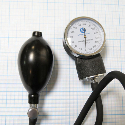 Тонометр LD-80 механический педиатрический с 3-мя детскими манжетами Фото товара Тонометр LD-80 механический педиатрический с 3-мя детскими манжетами