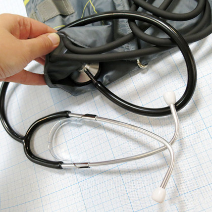 Тонометр LD-60 механический со встроенным стетоскопом Фото товара Тонометр LD-60 механический со встроенным стетоскопом