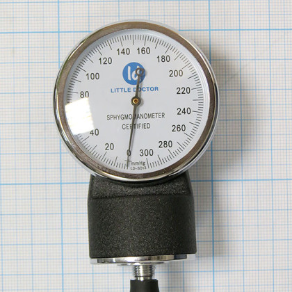 Тонометр LD-60 механический со встроенным стетоскопом Фото товара Тонометр LD-60 механический со встроенным стетоскопом