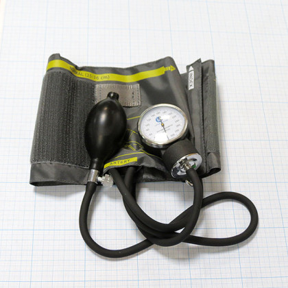 Тонометр LD-70 механический без стетоскопа Фото товара Тонометр LD-70 механический без стетоскопа