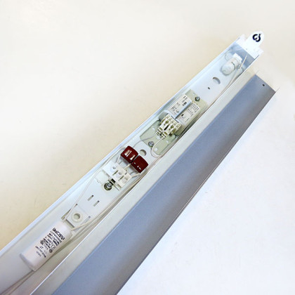 Облучатель ОБН-150 1х30 настенный открытый ЭМА Фото товара Облучатель ОБН-150 1х30 настенный открытый ЭМА