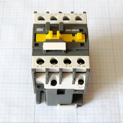Контактор КМИ-22510 25А 230В/АС-3 1НО ИЭК  Фото товара Контактор КМИ-22510 25А 230В/АС-3 1НО ИЭК