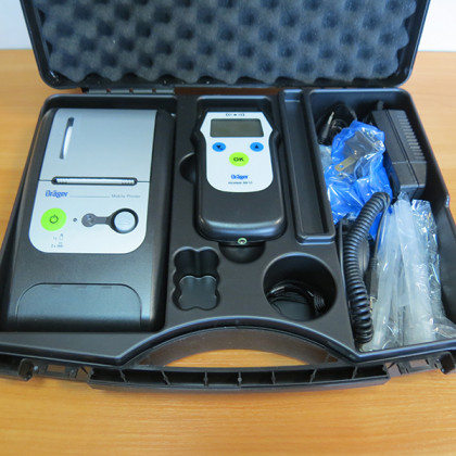 Алкотестер Drager Alcotest 6810 с принтером Фото товара Алкотестер Drager Alcotest 6810 с принтером