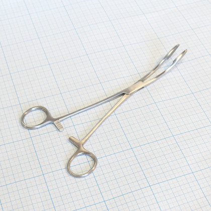 Корнцанг изогнутый для детей 230 мм 19-908 Maier (Sammar) Фото товара Корнцанг изогнутый для детей 230 мм 19-908 Maier (Sammar)