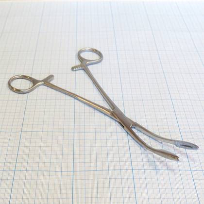 Корнцанг изогнутый для детей 230 мм 19-908 Maier (Sammar) Фото товара Корнцанг изогнутый для детей 230 мм 19-908 Maier (Sammar)