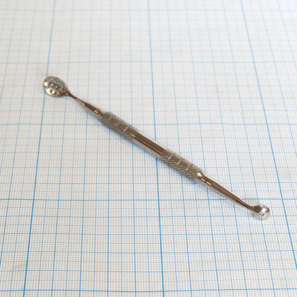 Угревыдавливатель с круглой и овальной ложкой 6 мм 13 отверстий Фото товара Угревыдавливатель с круглой и овальной ложкой 6 мм 13 отверстий