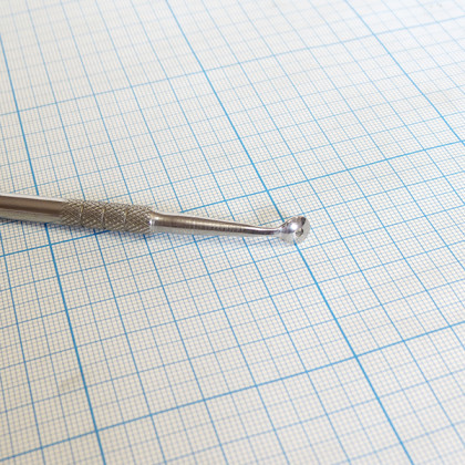 Угревыдавливатель с круглой и овальной ложкой 6 мм 13 отверстий Фото товара Угревыдавливатель с круглой и овальной ложкой 6 мм 13 отверстий