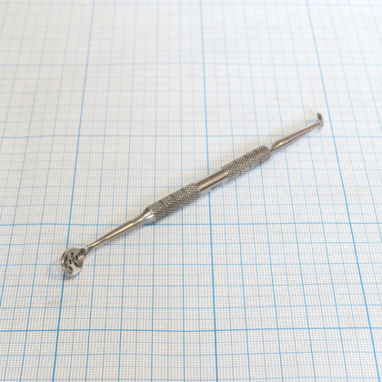 Угревыдавливатель с круглой и овальной ложкой 6 мм 7 отверстий Фото товара Угревыдавливатель с круглой и овальной ложкой 6 мм 7 отверстий