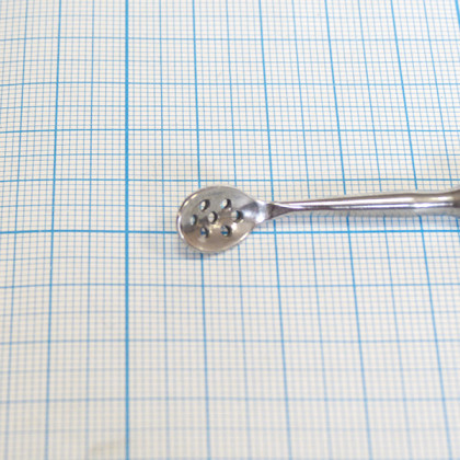Угревыдавливатель с круглой и овальной ложкой 6 мм 7 отверстий Фото товара Угревыдавливатель с круглой и овальной ложкой 6 мм 7 отверстий